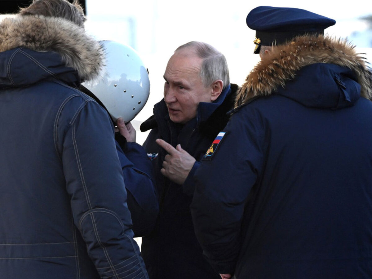Спецслужбы США следили за передвижениями Путина через смартфоны людей из его окружения
